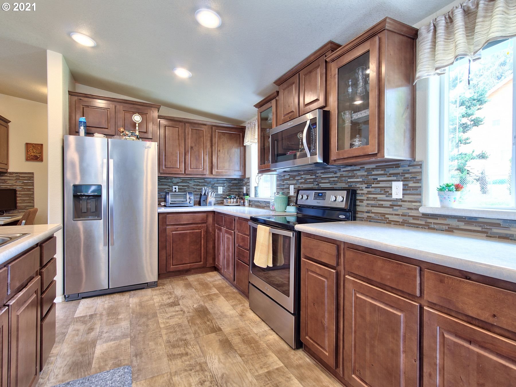 90690 Lake View Road Warrenton, OR 97146 - Photo 12 of 30 Kitchen