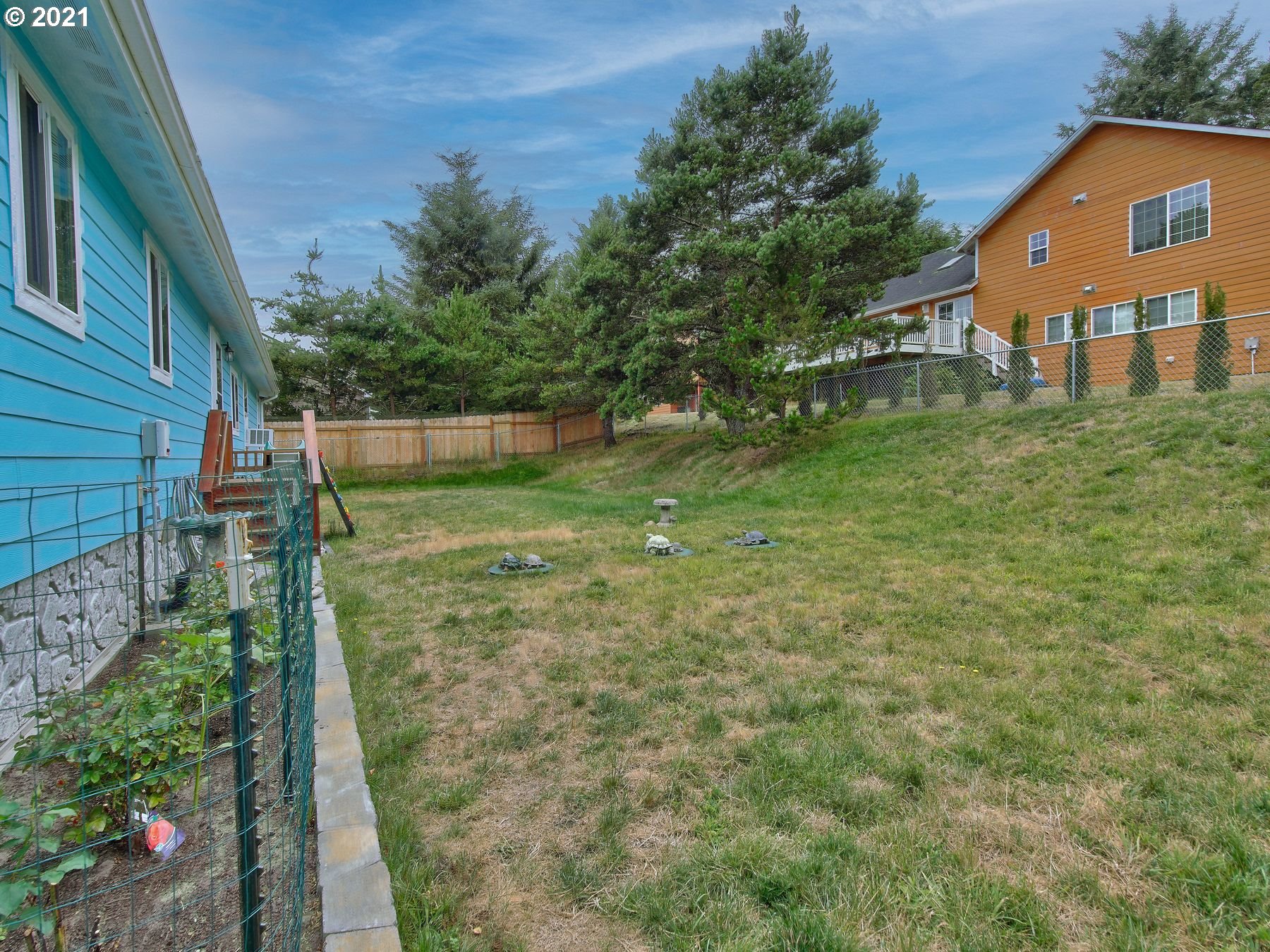 90690 Lake View Road Warrenton, OR 97146 - Photo 25 of 30 Backyard