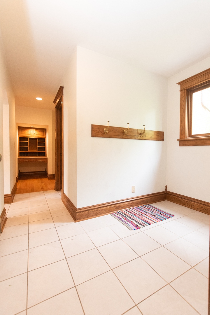 1131 4th Avenue Dixon, IL 61021 - Photo 34 of 82 a view of an empty room and a window