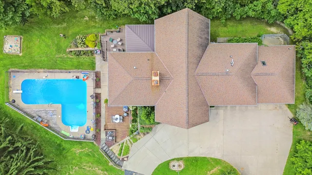 $785,000 | 1131 4th Avenue, Dixon, IL 61021