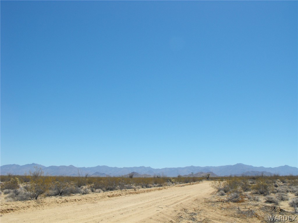 34 West Cielo Road Yucca, AZ 86438 - Photo 5 of 18