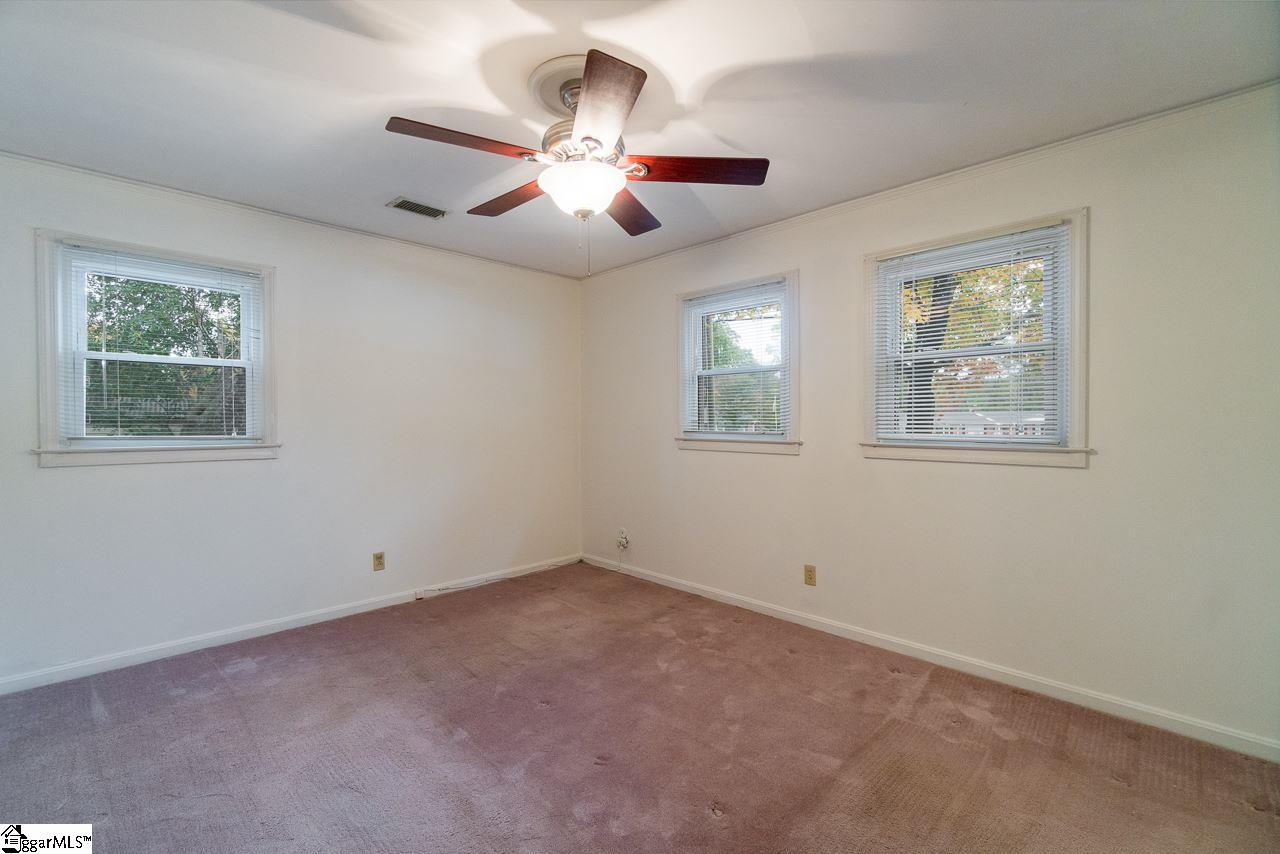 2700 Edwards Road Taylors, SC 29687 - Photo 16 of 35 Gallery Image 16
