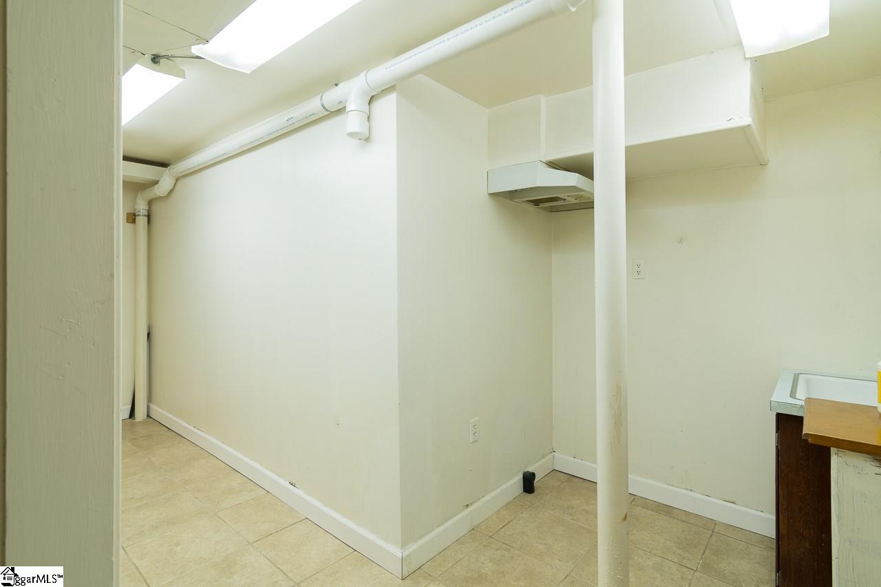 2700 Edwards Road Taylors, SC 29687 - Photo 27 of 35 Gallery Image 27