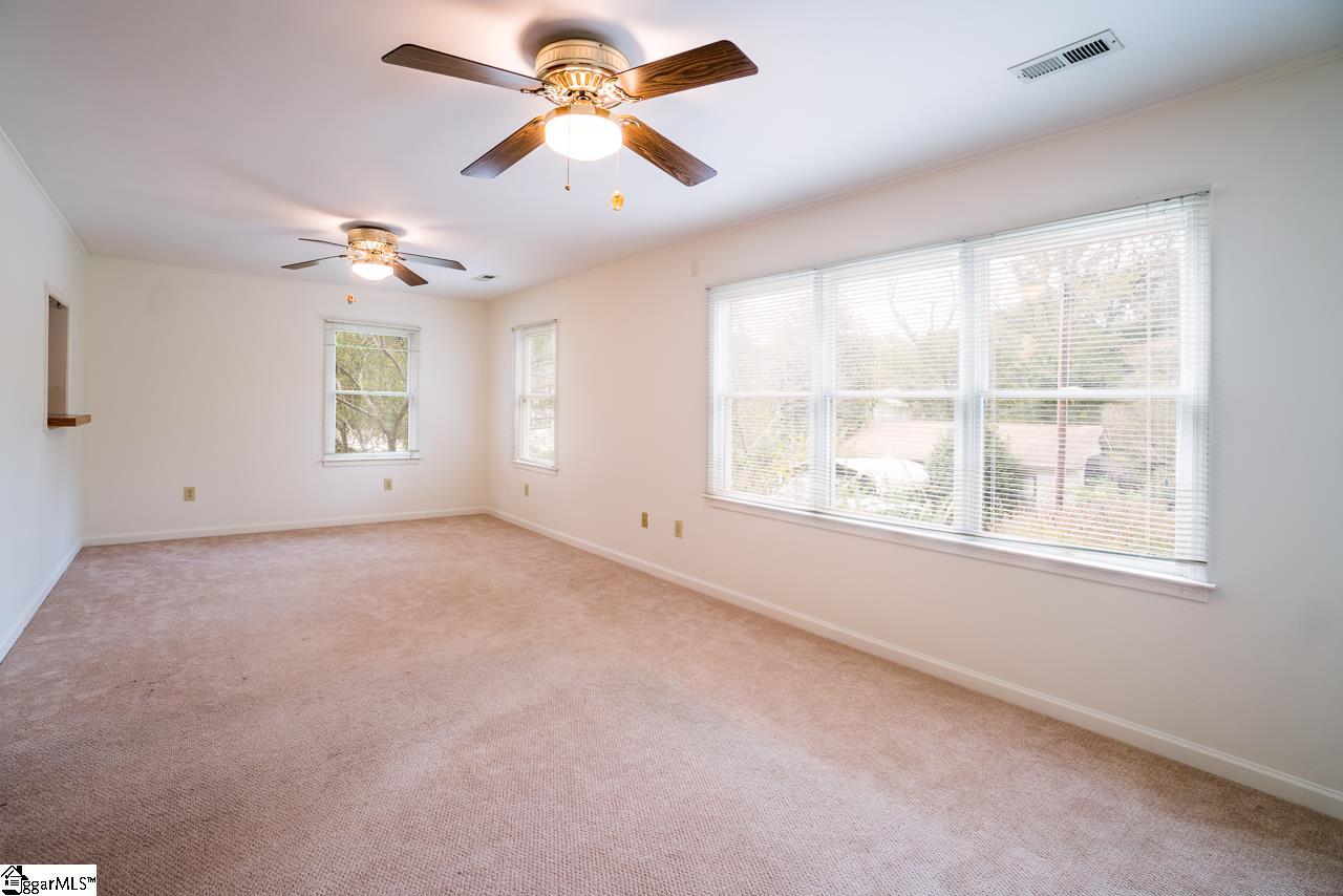 2700 Edwards Road Taylors, SC 29687 - Photo 6 of 35 Gallery Image 6