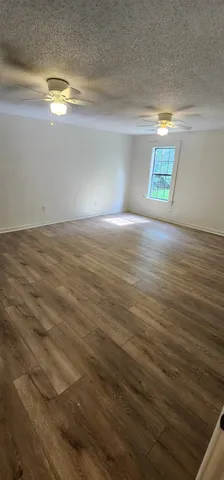 a view of empty room with window