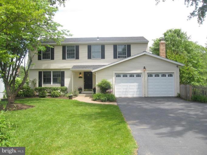 1119 Riva Ridge Drive Great Falls, VA 22066 - Photo 1 of 22 Exterior (Main)