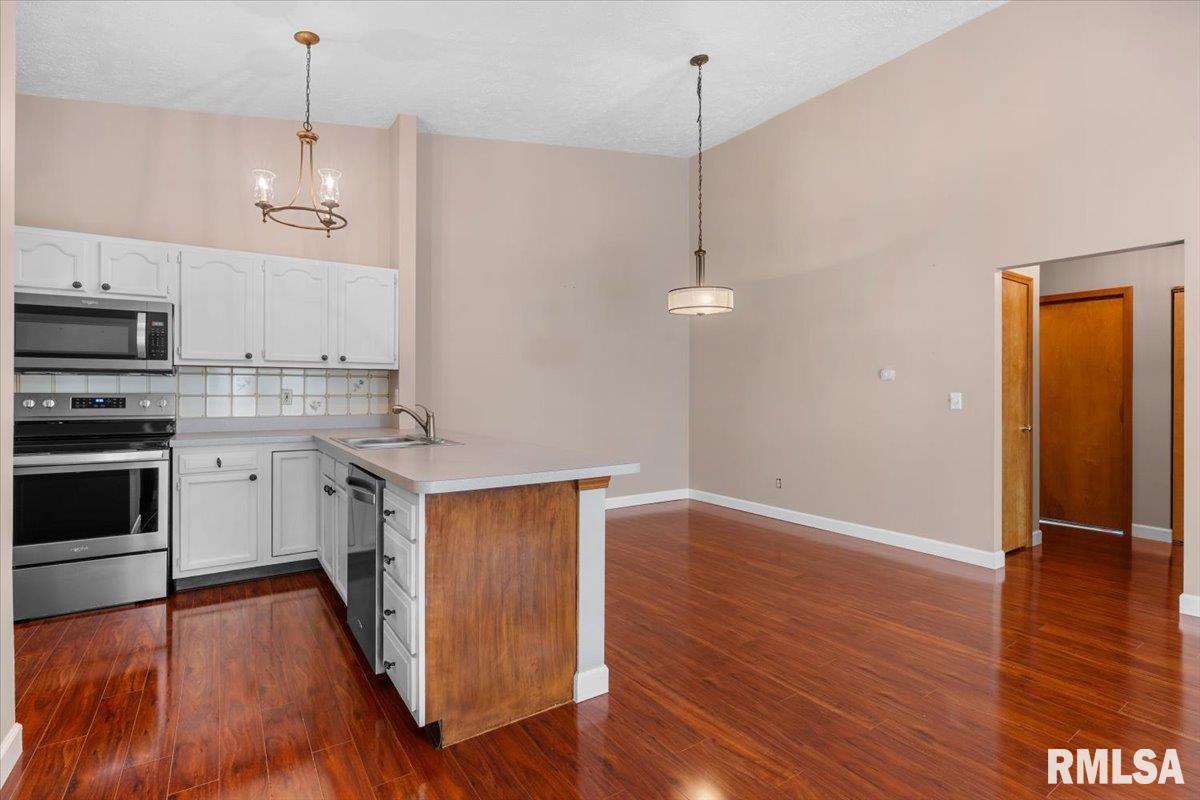 2402 Checkerberry Lane Springfield, IL 62711 - Photo 15 of 30 Gallery Image 15