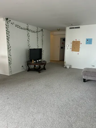 $2,600 | 6301 North Sheridan Road, Unit 6O, Chicago, IL 60660