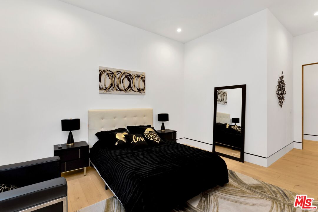 16366 Sloan Drive Los Angeles, CA 90049 - Photo 26 of 54