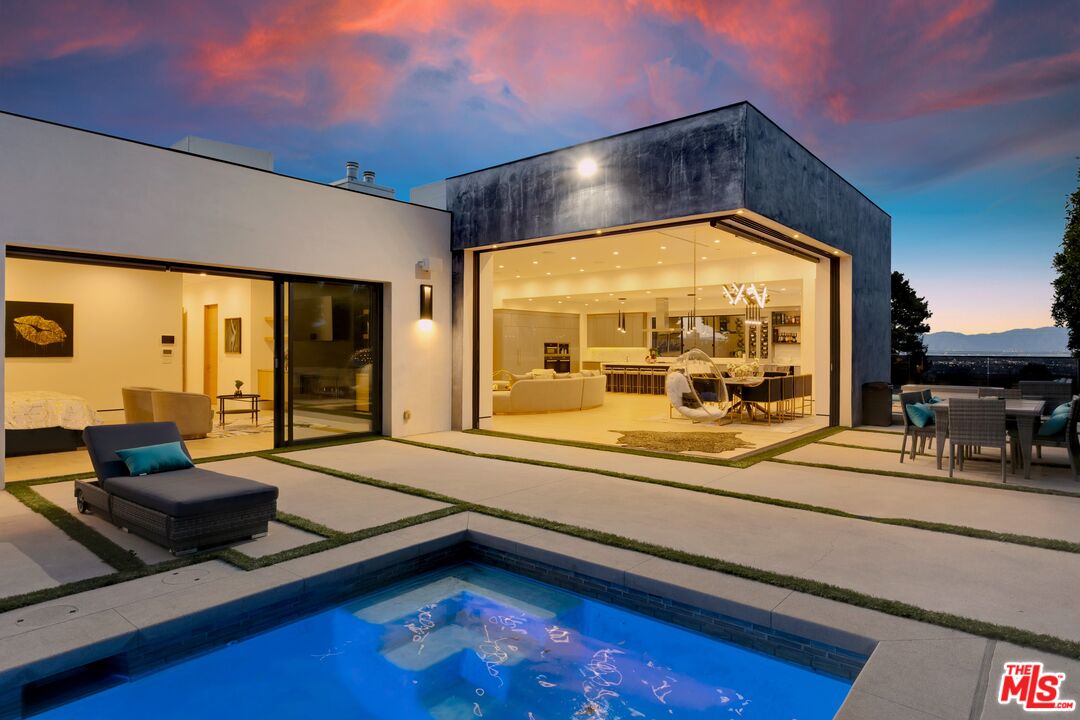 16366 Sloan Drive Los Angeles, CA 90049 - Photo 46 of 54