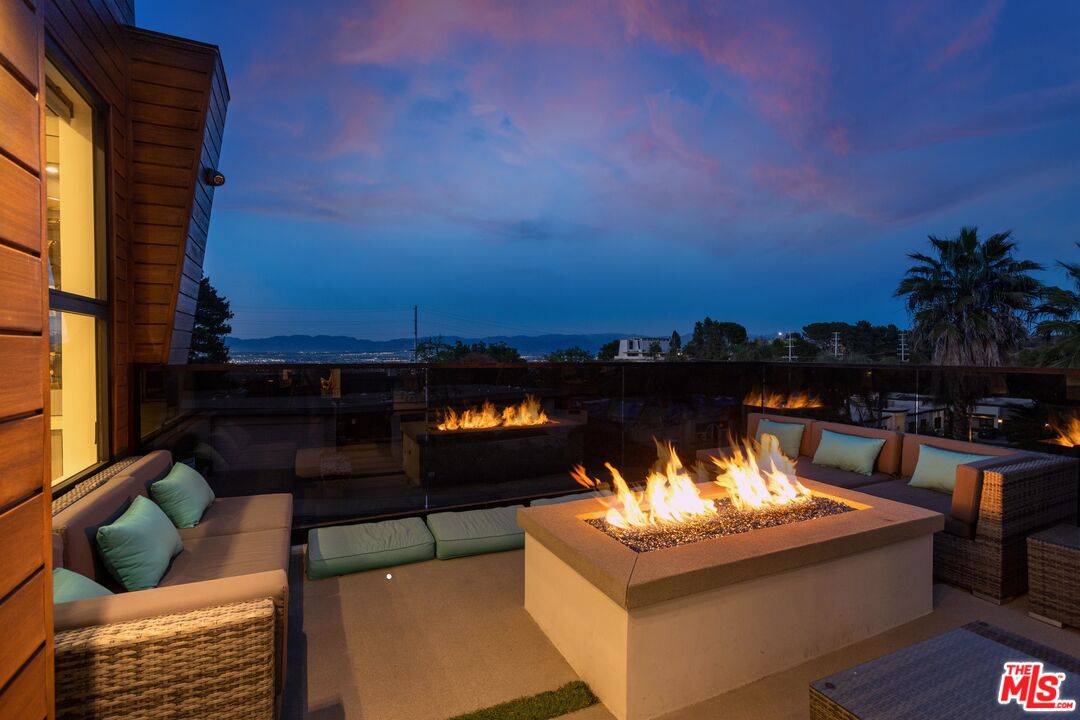 16366 Sloan Drive Los Angeles, CA 90049 - Photo 53 of 54