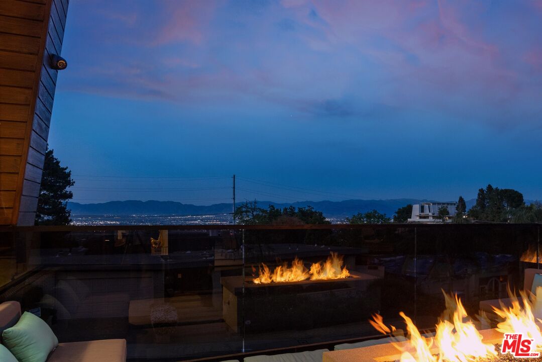 16366 Sloan Drive Los Angeles, CA 90049 - Photo 54 of 54