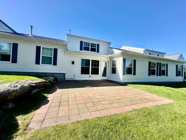 $460,000 | 4 Bow Center Road, Unit B2, Bow, NH 03304