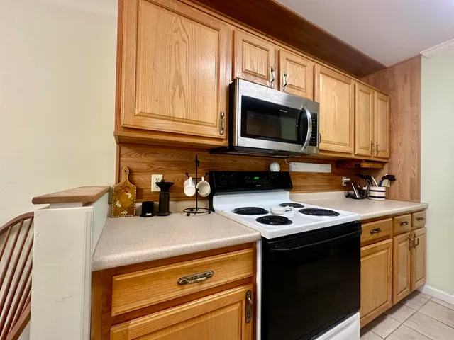 $460,000 | 4 Bow Center Road, Unit B2, Bow, NH 03304