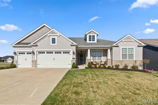 $675,000 | 101 Far Meadow Drive, Lake St. Louis, MO 63367