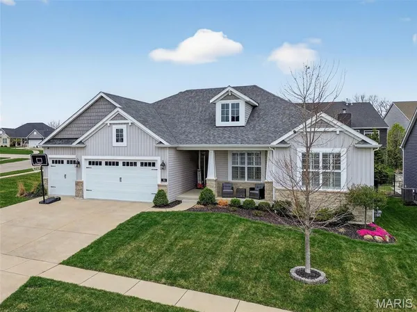 $675,000 | 101 Far Meadow Drive, Lake St. Louis, MO 63367