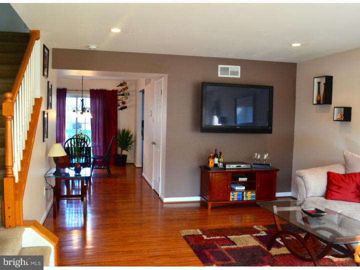 5477 Rinker Circle, Unit 303 Doylestown, PA 18902 - Photo 4 of 25 Living Room