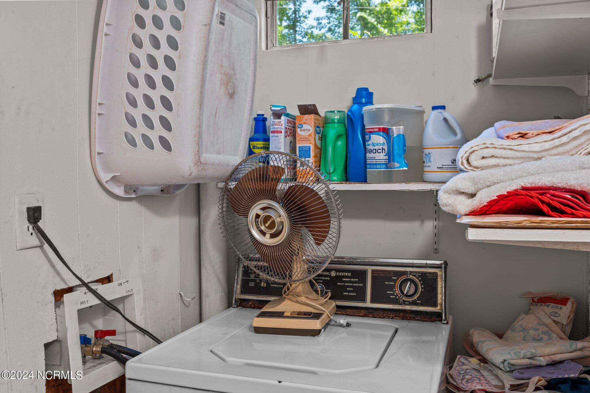 1016 Tebo Road New Bern, NC 28562 - Photo 23 of 34 Laundry