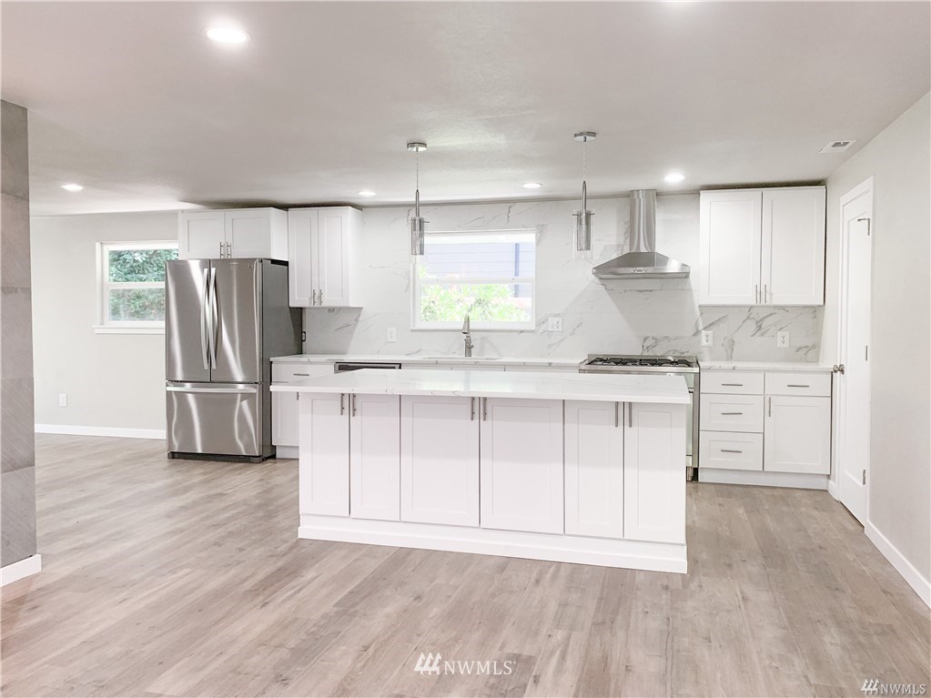 17212 Southeast 144th Street Renton, WA 98059 - Photo 5 of 20