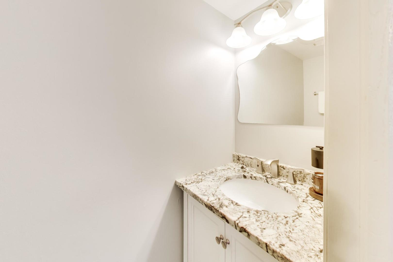2 Chaucer Lane, Unit B Streamwood, IL 60107 - Photo 11 of 22