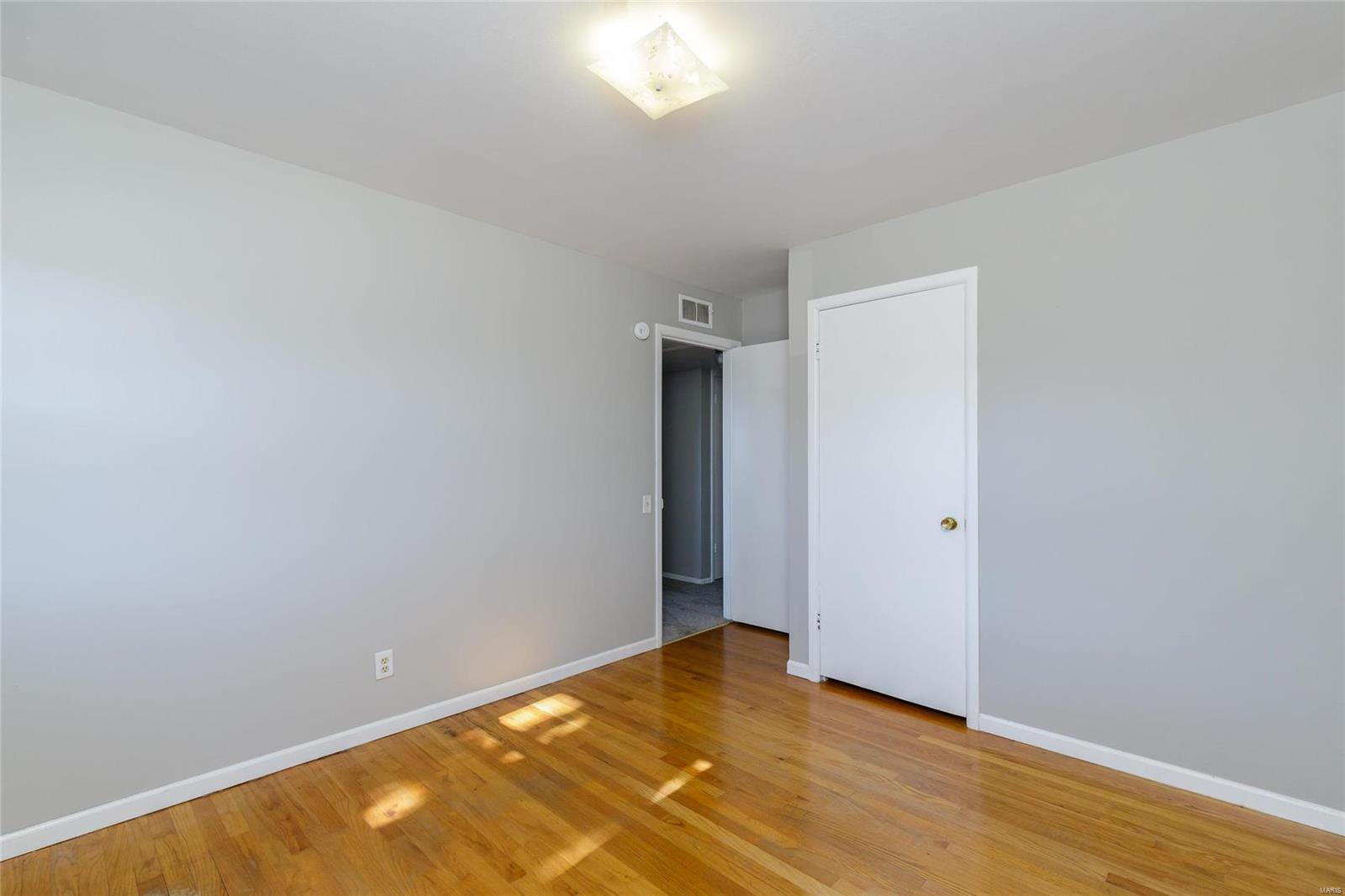 1137 Country Club Road St. Charles, MO 63303 - Photo 16 of 29 Gallery Image 16