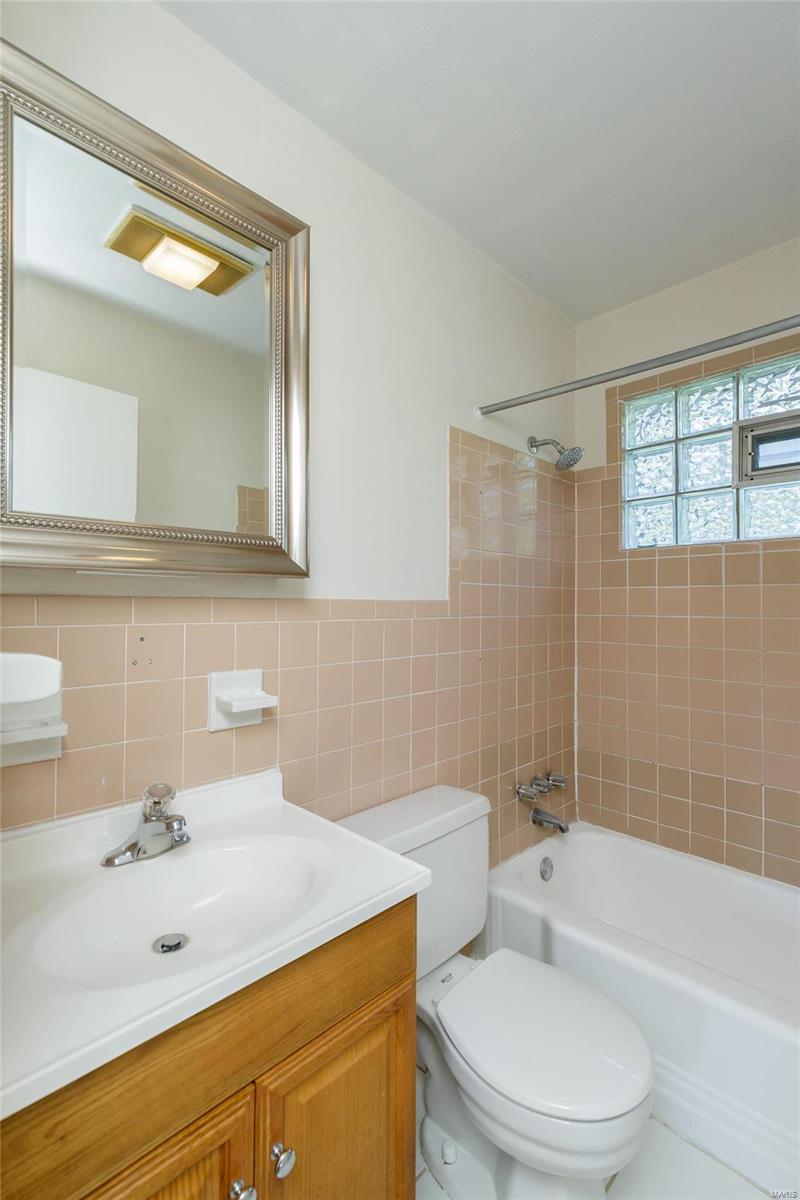 1137 Country Club Road St. Charles, MO 63303 - Photo 20 of 29 Gallery Image 20