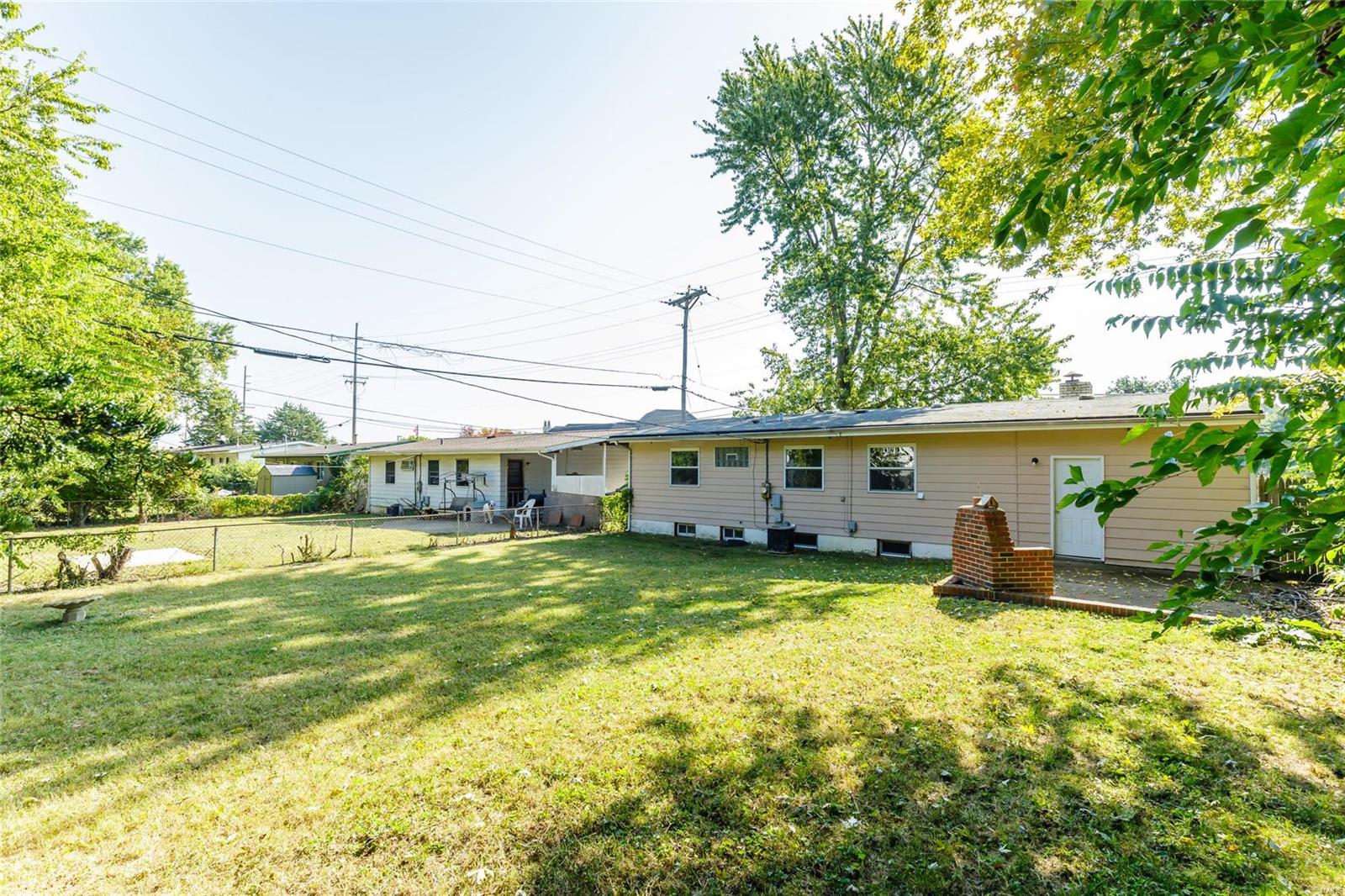 1137 Country Club Road St. Charles, MO 63303 - Photo 23 of 29 Gallery Image 23