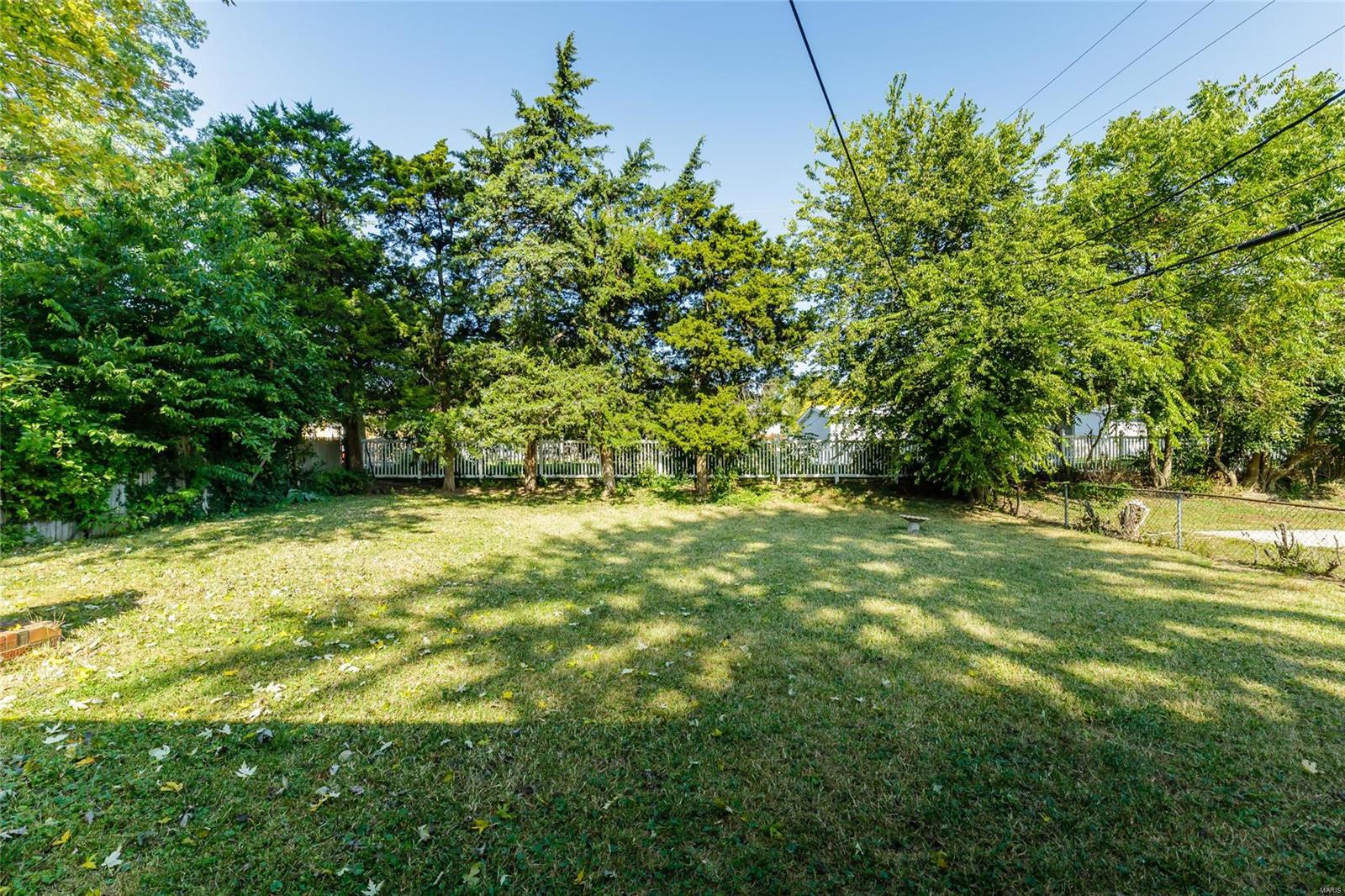 1137 Country Club Road St. Charles, MO 63303 - Photo 25 of 29 Gallery Image 25