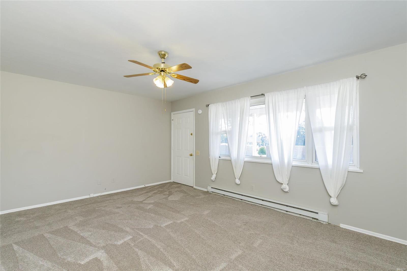 1137 Country Club Road St. Charles, MO 63303 - Photo 5 of 29 Gallery Image 5