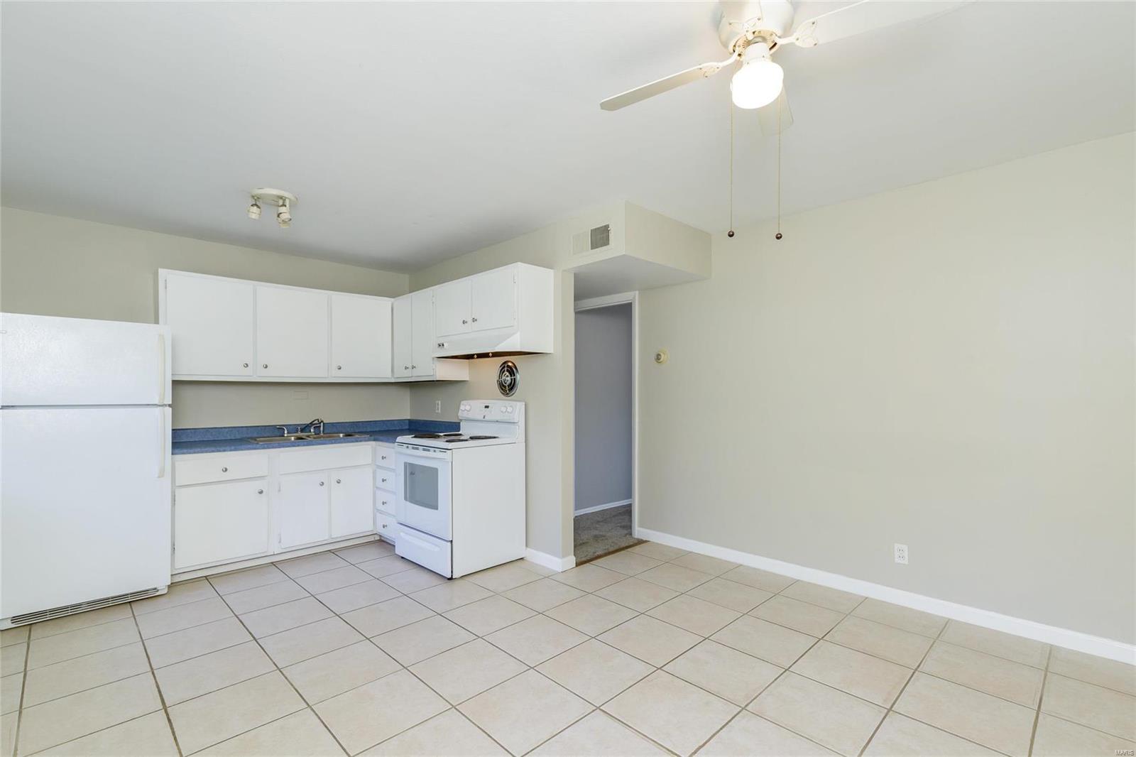 1137 Country Club Road St. Charles, MO 63303 - Photo 10 of 29 Gallery Image 10