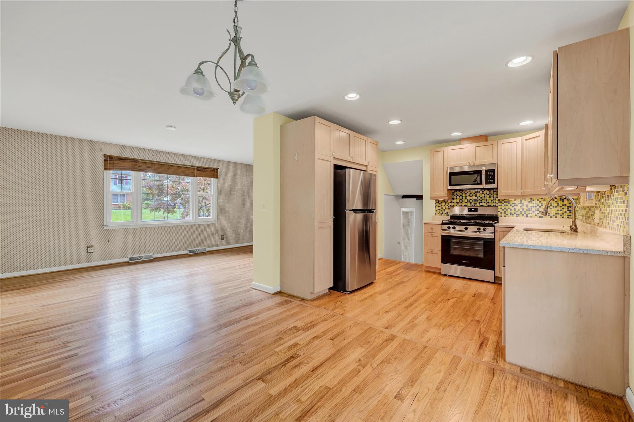 26 Severndale Road Severna Park, MD 21146 - Photo 10 of 35 View from the dining area into the living area