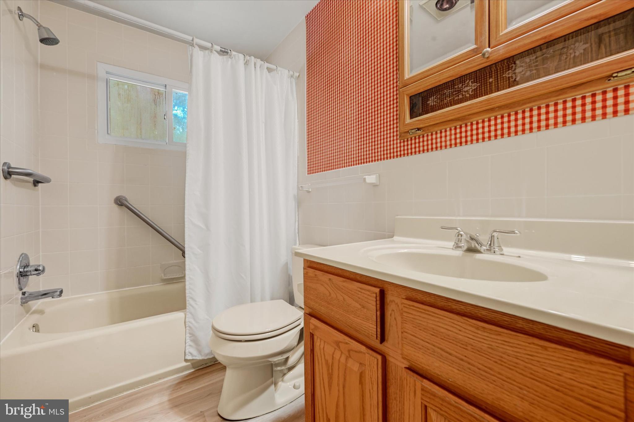 26 Severndale Road Severna Park, MD 21146 - Photo 19 of 35 Updated full bath with NEW flooring!