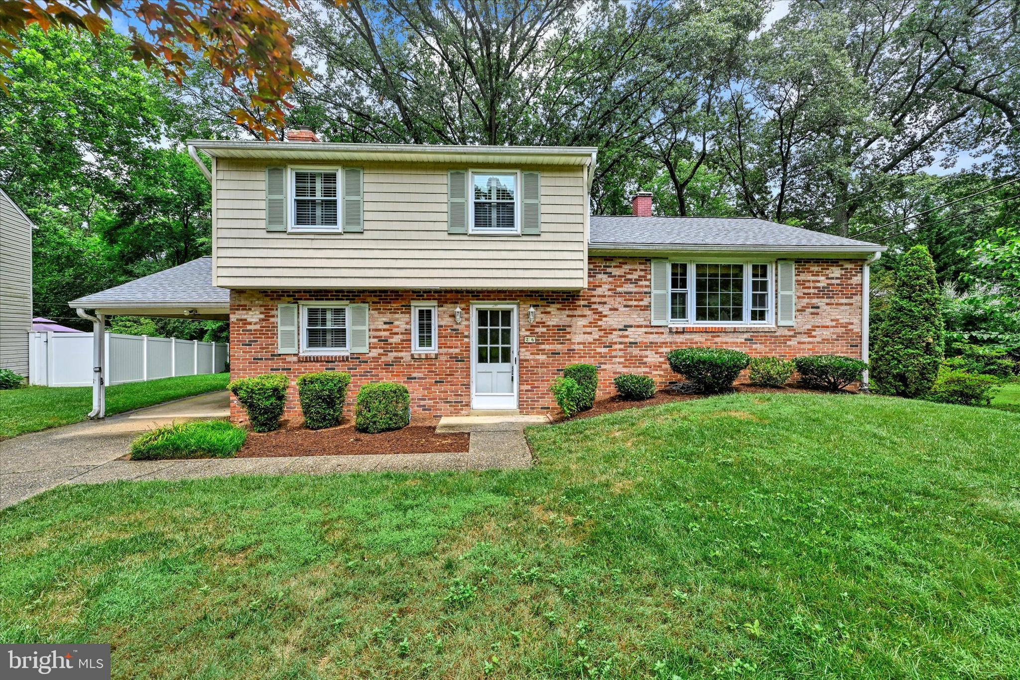 26 Severndale Road Severna Park, MD 21146 - Photo 2 of 35 Located in the water priv. comm of Severndale!