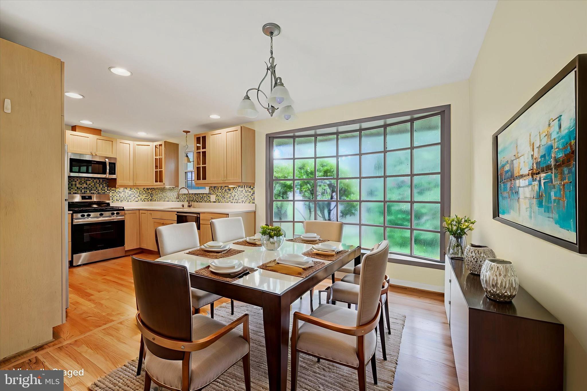 26 Severndale Road Severna Park, MD 21146 - Photo 8 of 35 Generous dining w/bay window overlooks the yard!