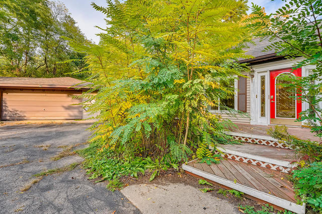 20665 North Weiland Road Lincolnshire, IL 60069 - Photo 2 of 42