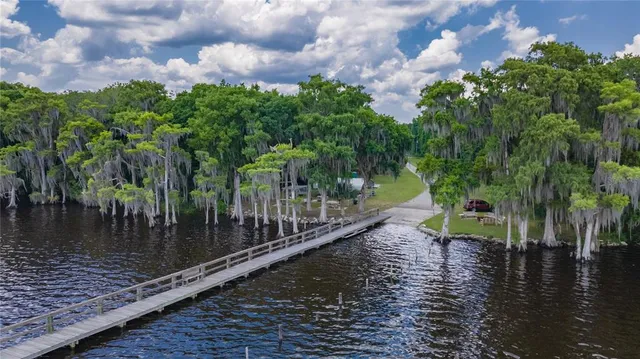 $10,000 | 218 1st Street, Georgetown, FL 32139