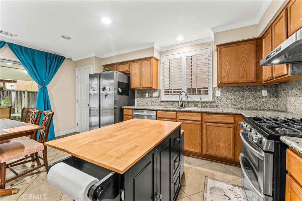 1560 Firestone Loop San Jose, CA 95116 - Photo 10 of 33