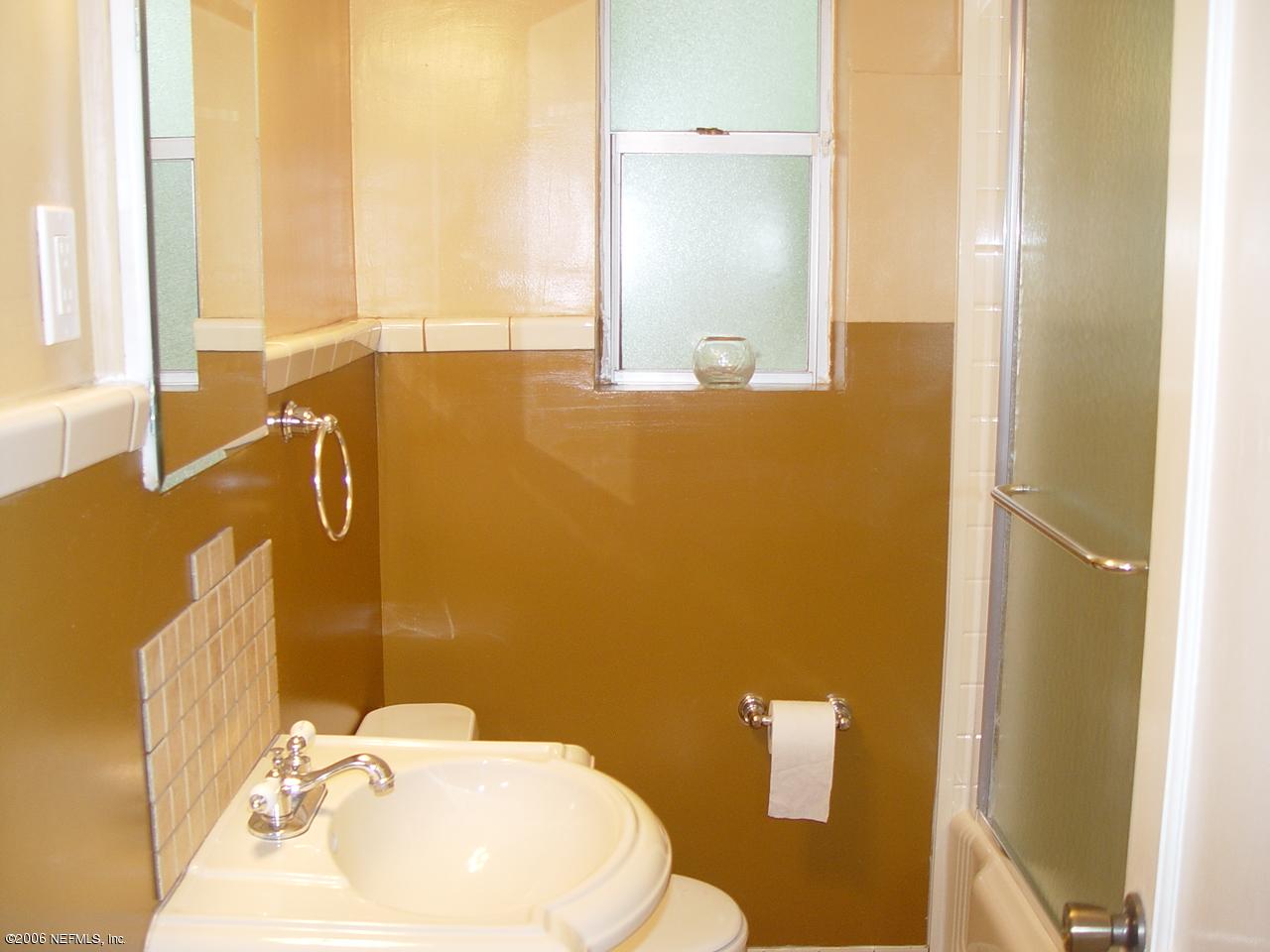 7833 Scotland Road Jacksonville, FL 32217 - Photo 5 of 11 Beautiful Bath