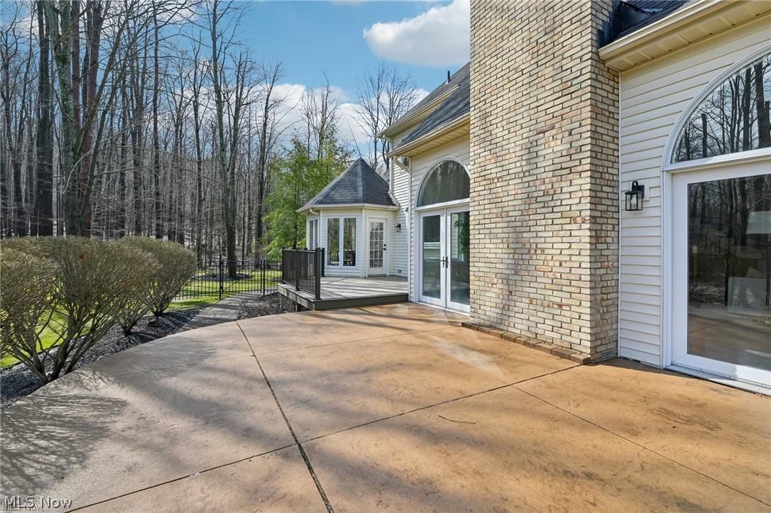 8215 Eagle Ridge Drive Painesville, OH 44077 - Photo 40 of 49 Access from great room