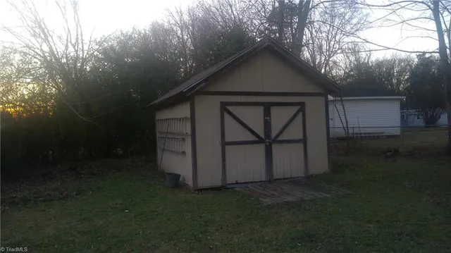 $260,000 | 3303 Frost Place, Greensboro, NC 27405