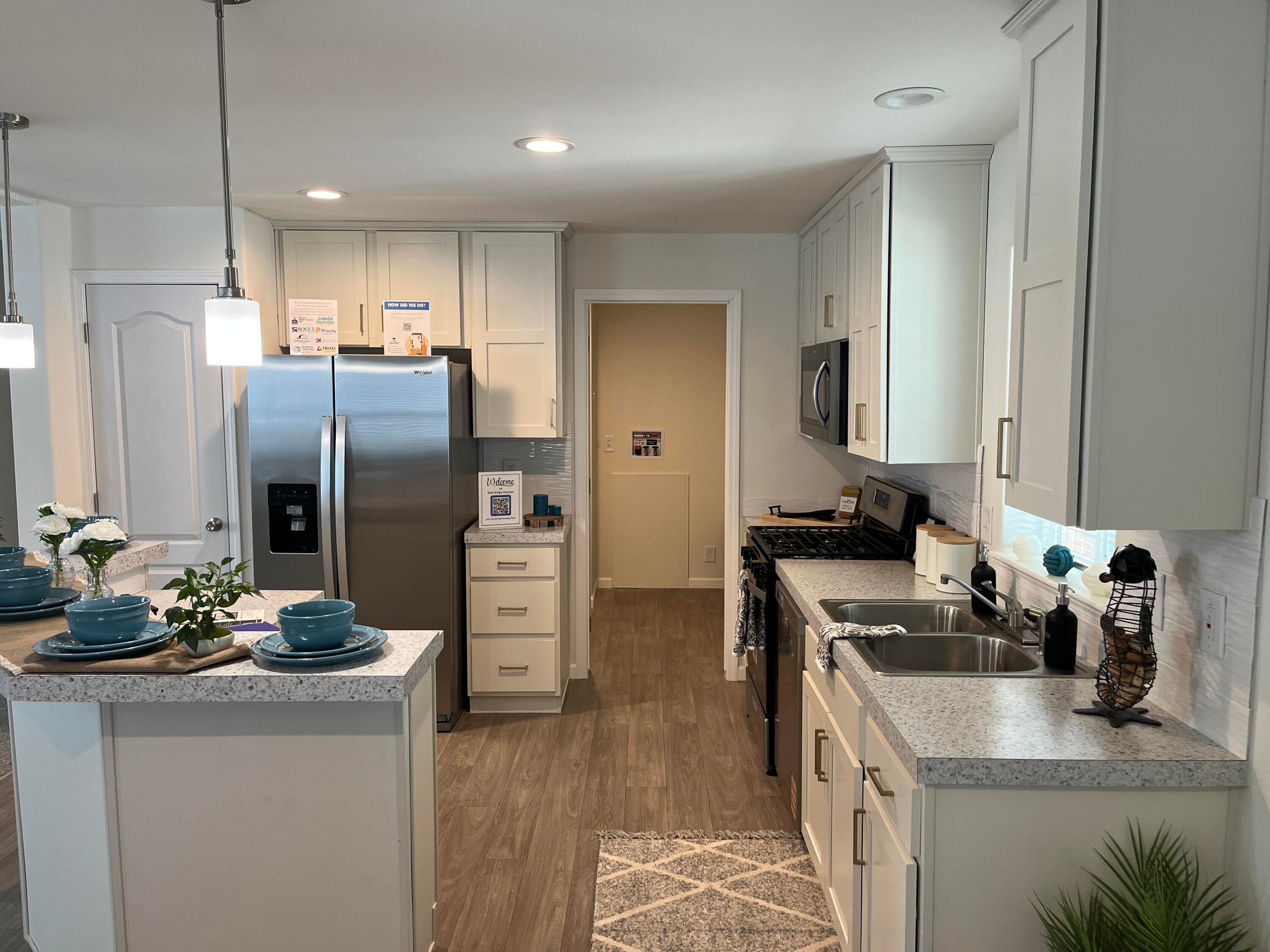 300 Luman Road, Unit 205 Phoenix, OR 97535 - Photo 6 of 25 IMG_2526