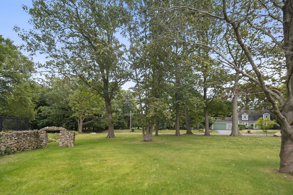 15 Christopher Lane Scituate, MA 02066 - Photo 2 of 30