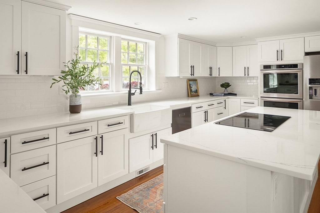 15 Christopher Lane Scituate, MA 02066 - Photo 3 of 30