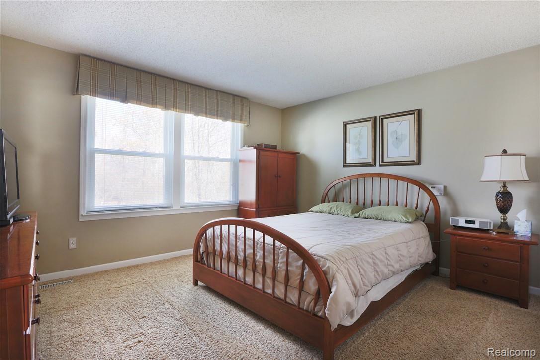 693 Bolinger Street Rochester, MI 48307 - Photo 13 of 21 0I0A2272.jpg