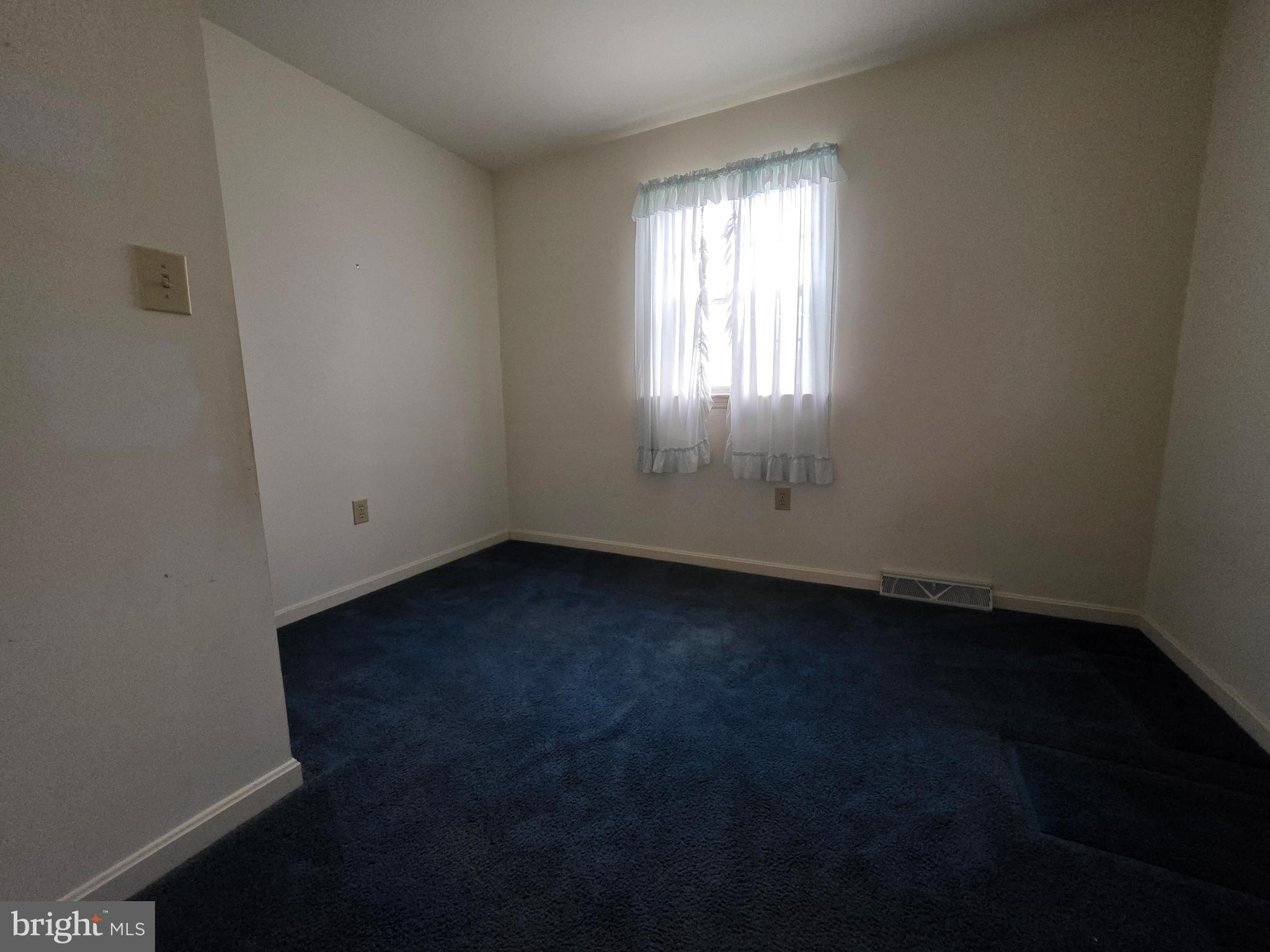 439 Coreopsis Drive Lancaster, PA 17602 - Photo 15 of 21 an empty room with a window