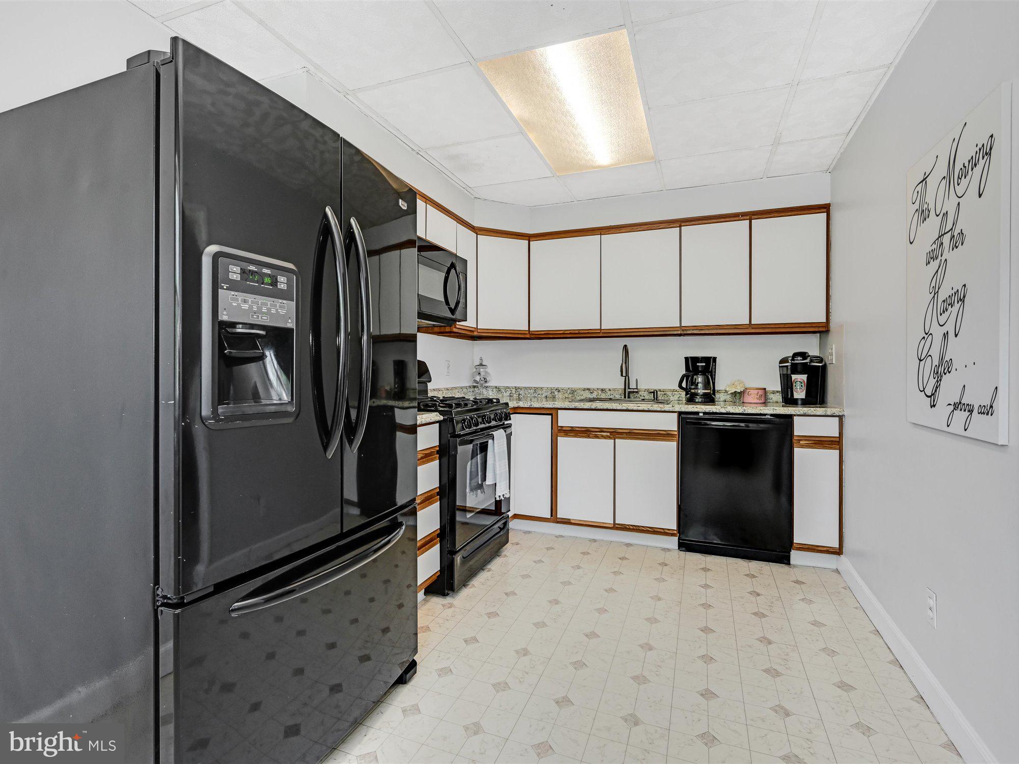 12642 Richton Road Philadelphia, PA 19154 - Photo 12 of 25 Kitchen