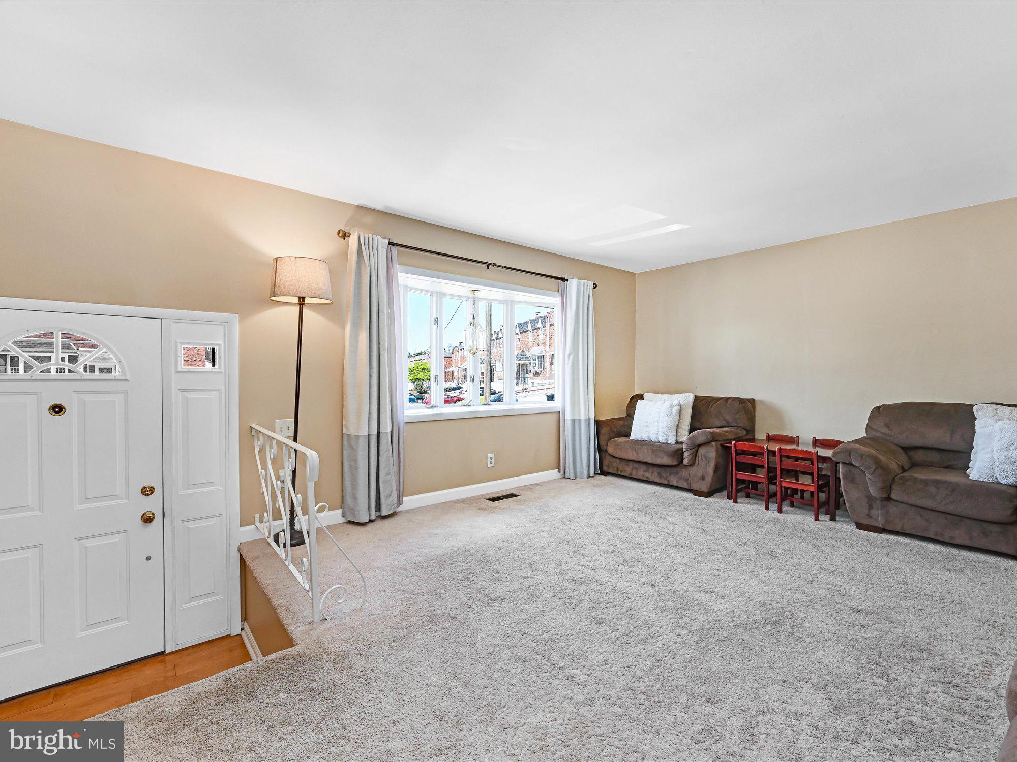 12642 Richton Road Philadelphia, PA 19154 - Photo 5 of 25 Bright and Cheery Living Room