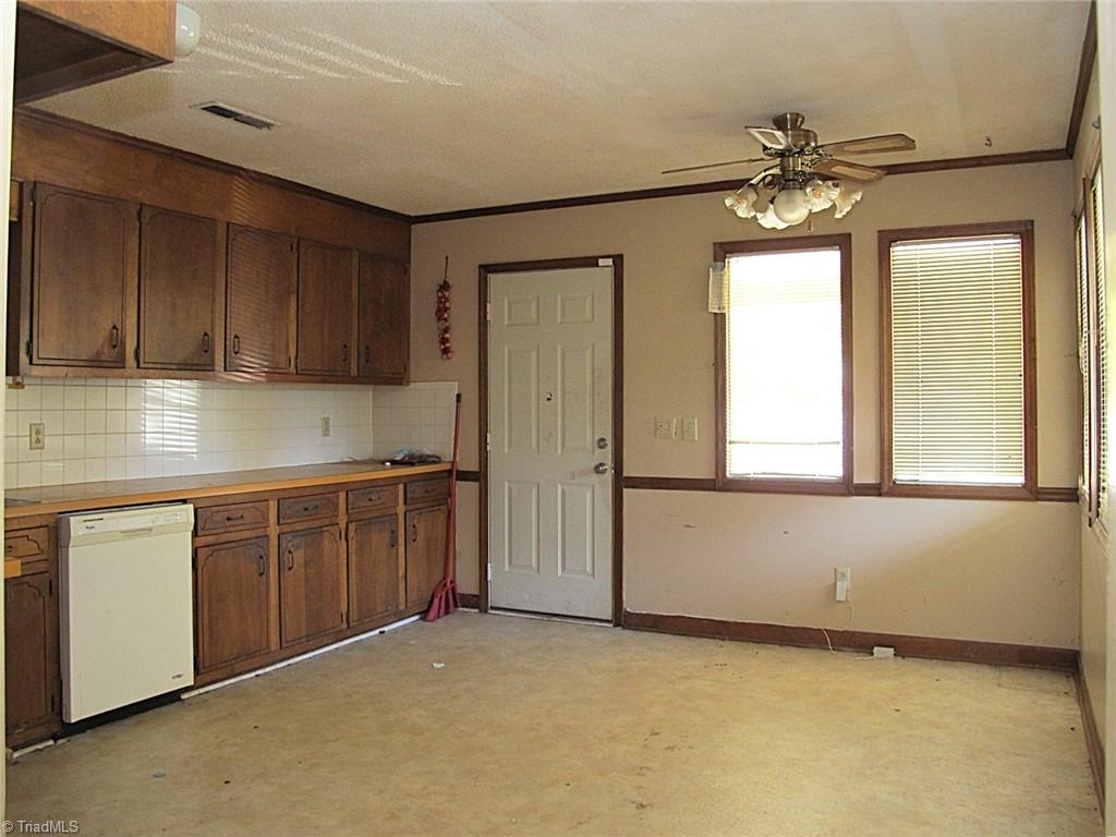 1280 Salem Lake Road Winston-Salem, NC 27107 - Photo 4 of 14