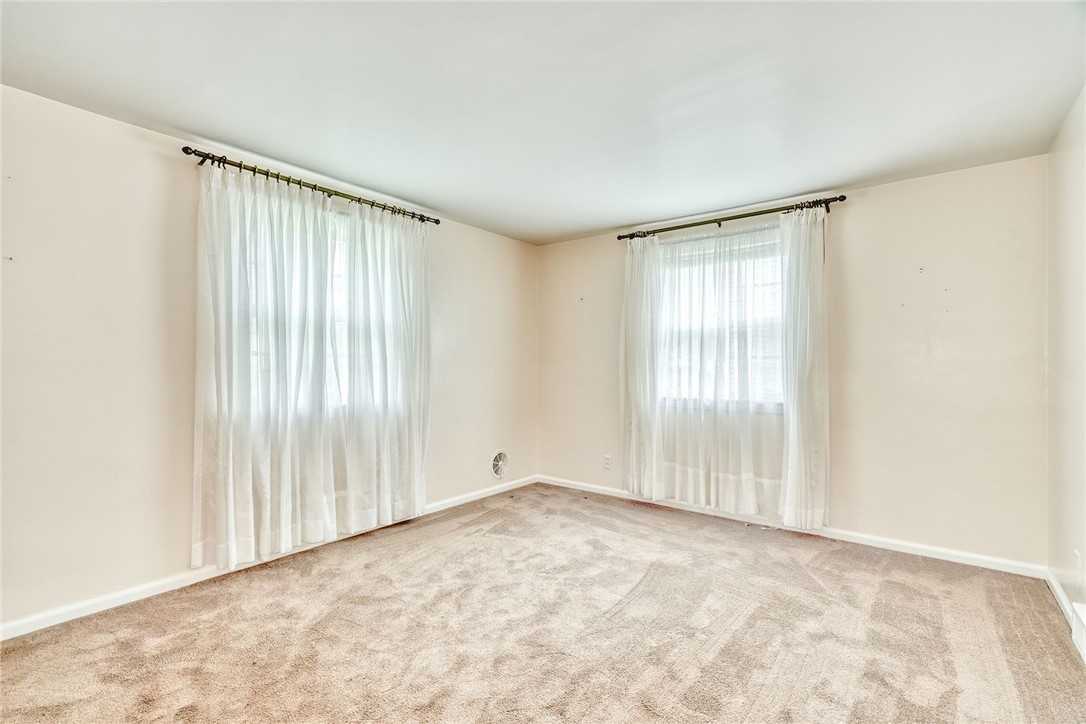 239 Fielding Road Greece, NY 14626 - Photo 10 of 36 Gallery Image 10