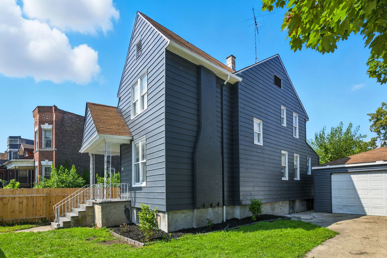 838 East 90th Street Chicago, IL 60619 - Photo 2 of 31